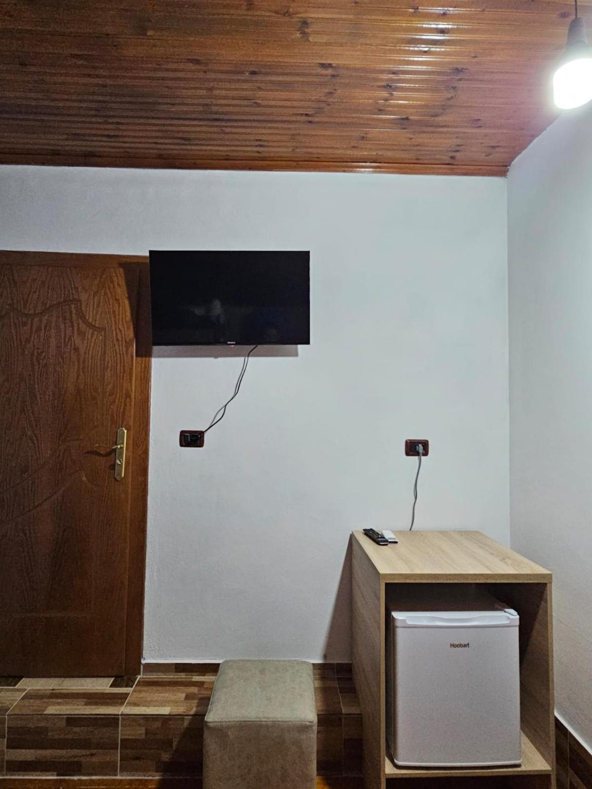 Castle - Inside,Voga Guesthause Hotel Kruje Exterior photo
